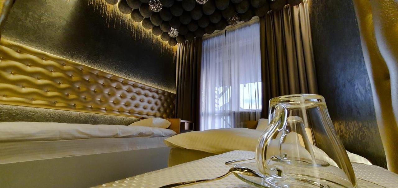 Pidkova Hotel Rivne Exterior photo