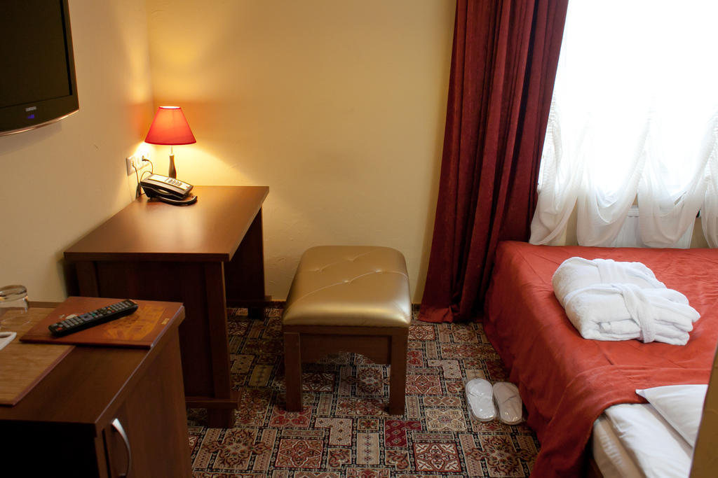Pidkova Hotel Rivne Room photo