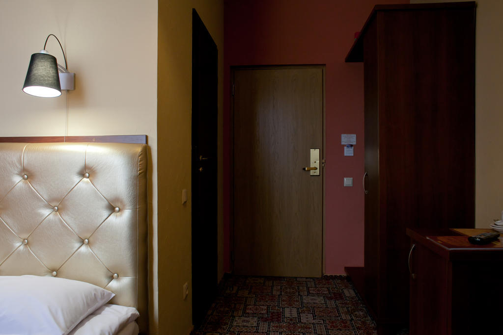 Pidkova Hotel Rivne Room photo