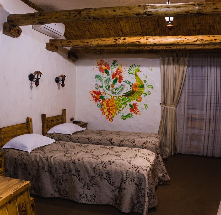 Pidkova Hotel Rivne Exterior photo